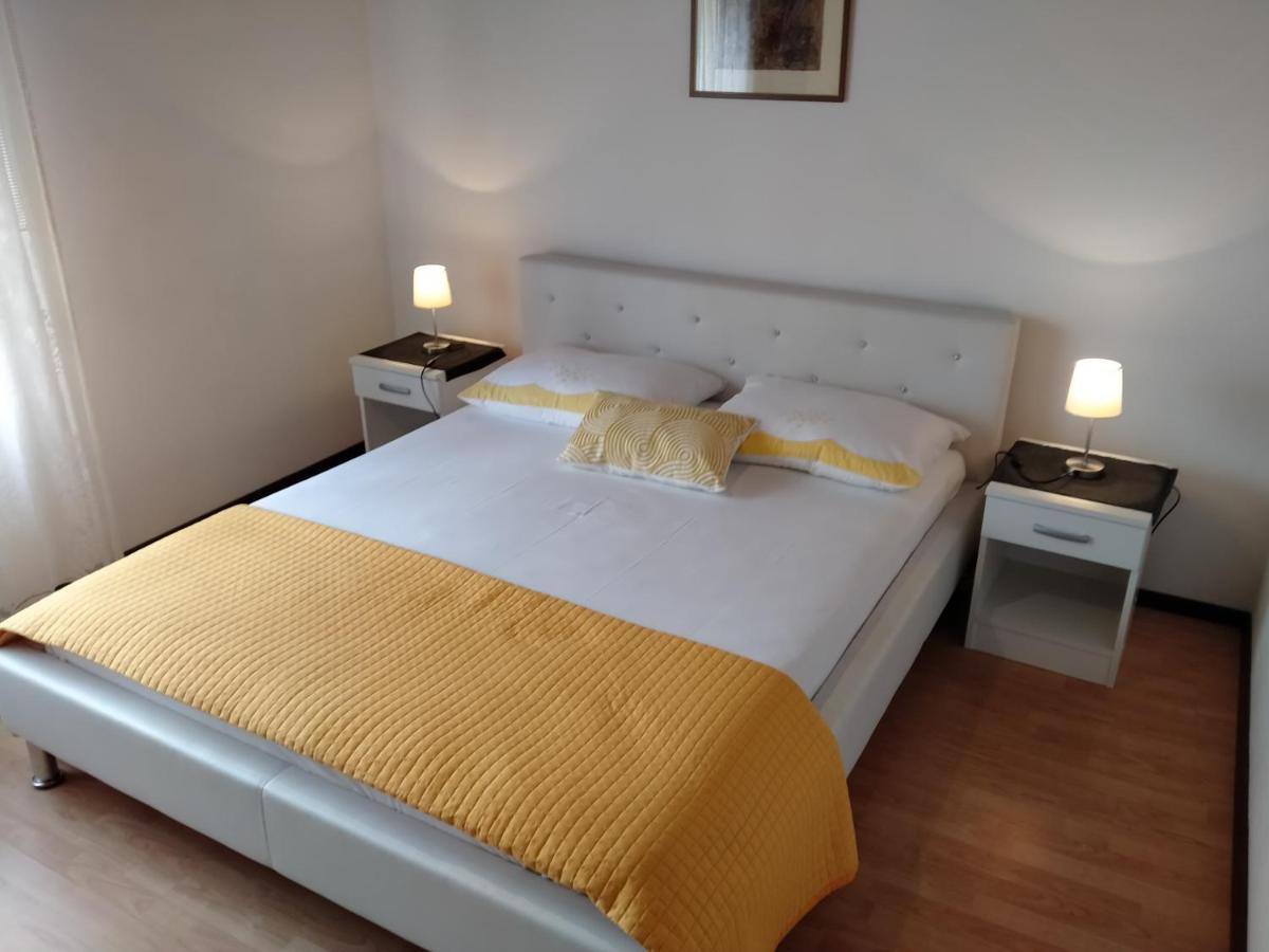 Apartman Avsec 크르크 외부 사진